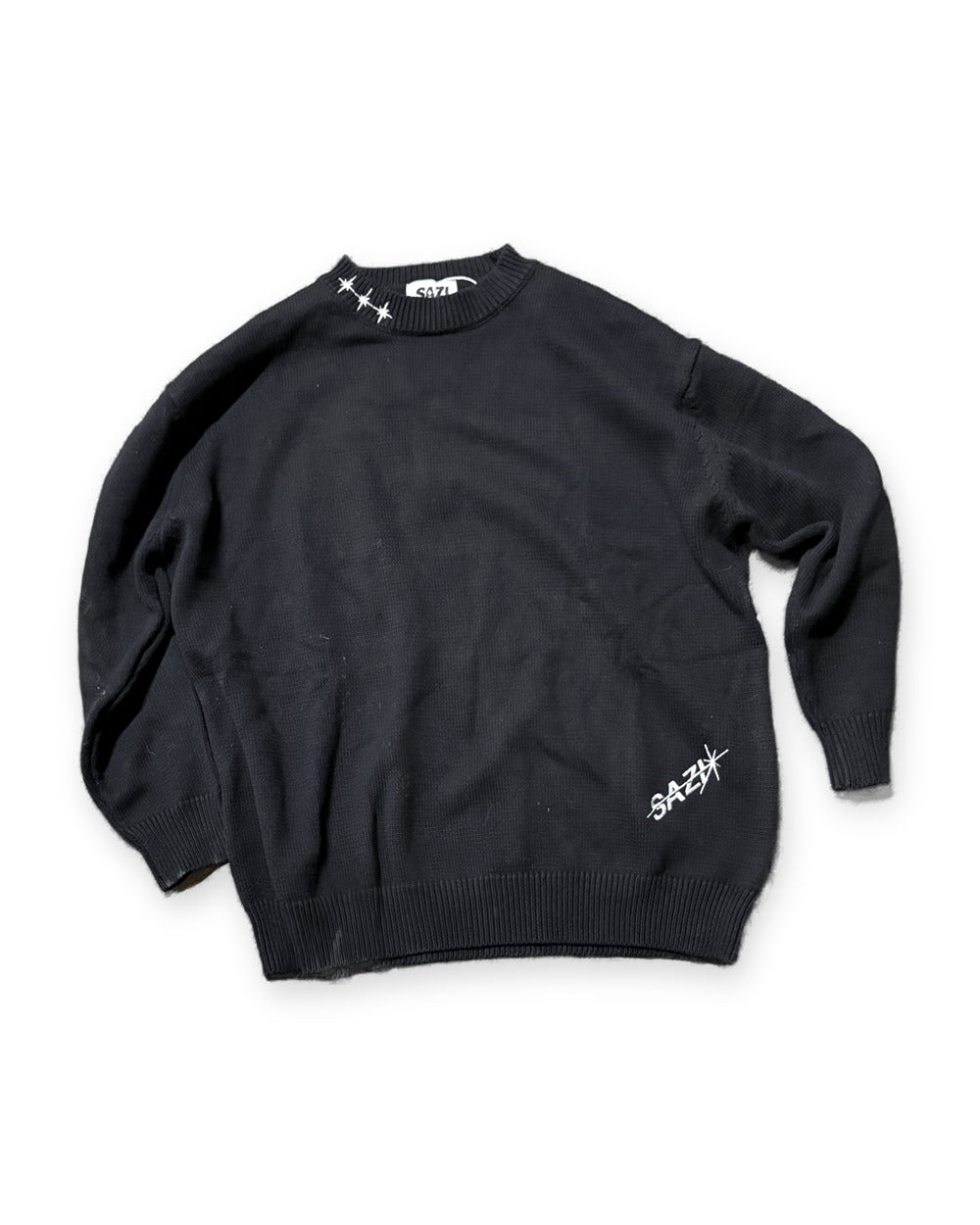 SAZI SZ-03 Star Crewneck Knit, jet black, front — stars at the neck, SAZI at the hem